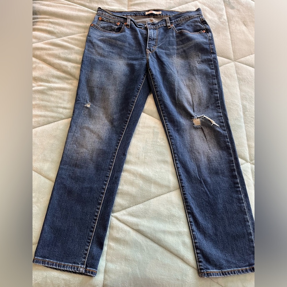 Levi’s boyfriend jeans